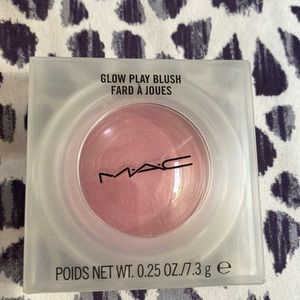 Brand NEW MAC Glow Play Blush, color: Totally Synced